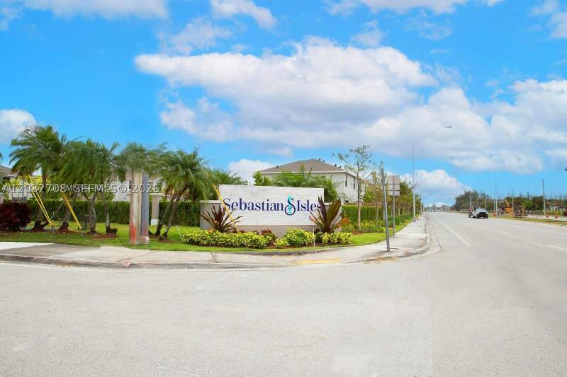 3 bedroom Townhouse at 109 NE 3rd Ct, Miami Land And Developmen, Florida City — photo 5
