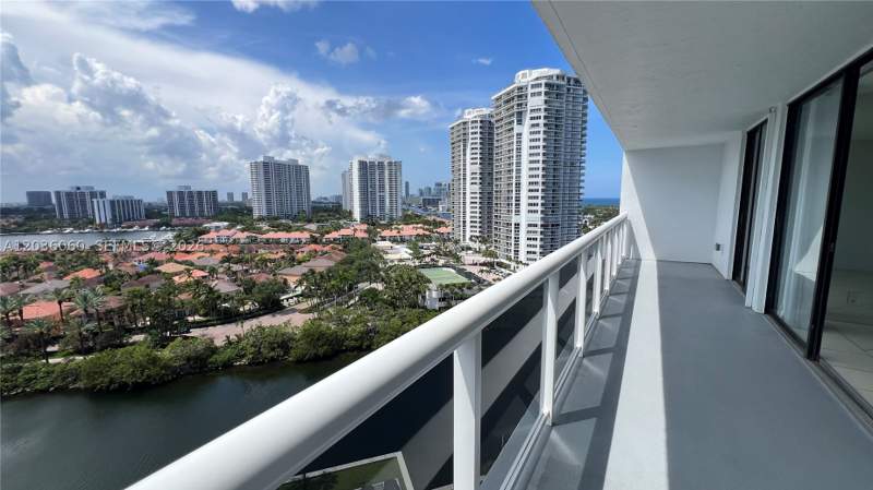 2 bedroom Condominium at 20505 E Country Club Dr 1639, Waterview Condo, Aventura — photo 3
