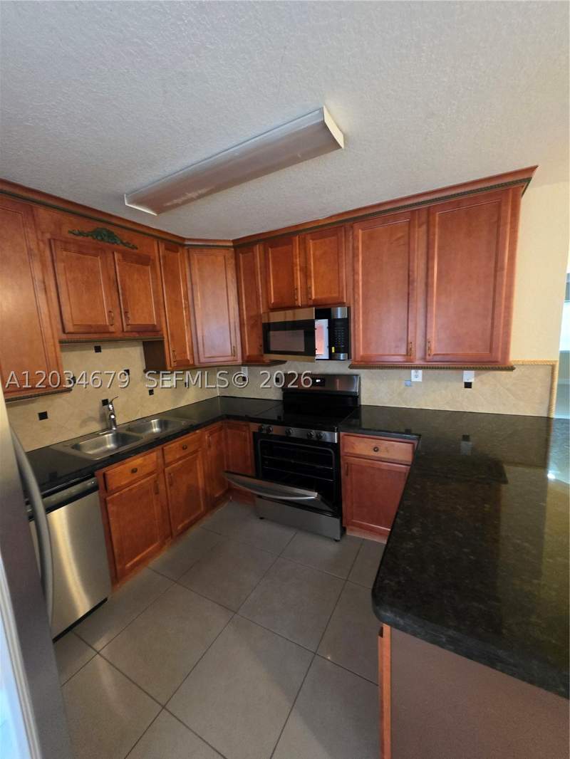 4 bedroom SingleFamilyResidence at 13403 SW 261st Ln, Zamoras Grove, Homestead — photo 2