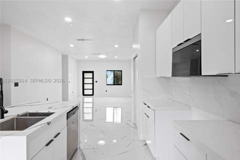 426 SW 9th Ave, Homestead FL - photo 7 of 37