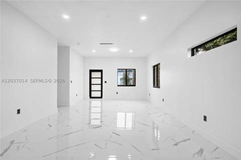 426 SW 9th Ave, Homestead FL - photo 8 of 37