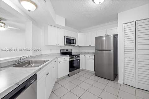 1055 N Franklin Ave 1055G, Homestead FL - photo 10 of 28
