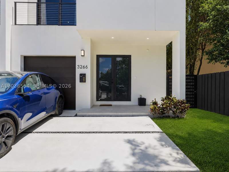 3 bedroom Townhouse at 3266 SW 25th Ter, Silver Bluff, Miami — photo 4