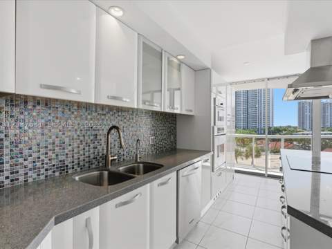 3610 Yacht Club Dr 702, Aventura FL - photo 13 of 69