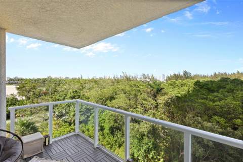15051 Royal Oaks Ln 401, North Miami FL - photo 15 of 33