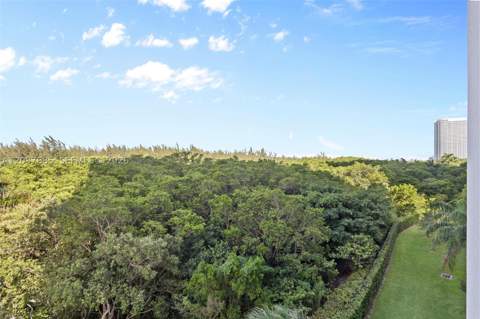 15051 Royal Oaks Ln 401, North Miami FL - photo 16 of 33