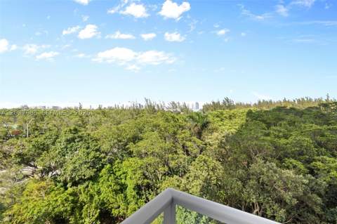 15051 Royal Oaks Ln 401, North Miami FL - photo 17 of 33