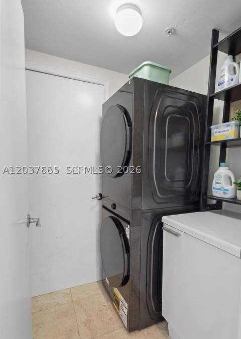 15051 Royal Oaks Ln 401, North Miami FL - photo 19 of 33