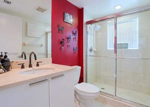 15051 Royal Oaks Ln 401, North Miami FL - photo 7 of 33