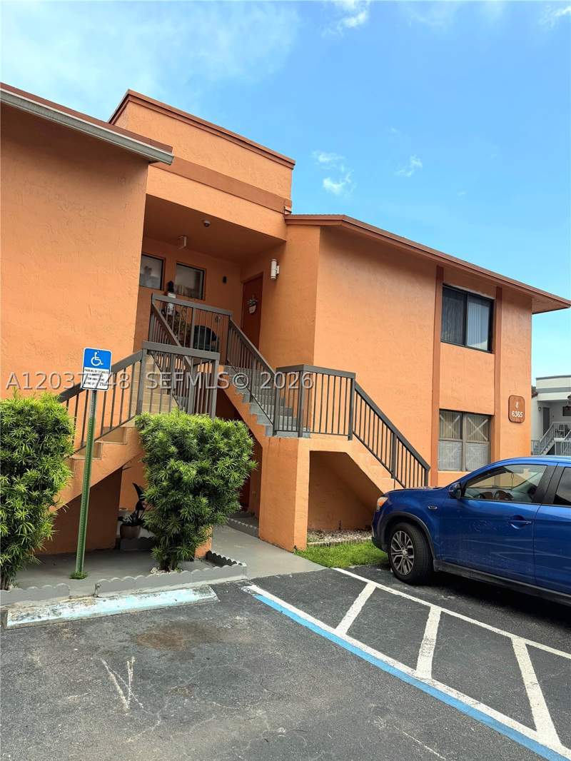 2 bedroom Condominium at 6365 W 27th Ct 24-8, Lago Grande Five-B Condo, Hialeah — photo 3