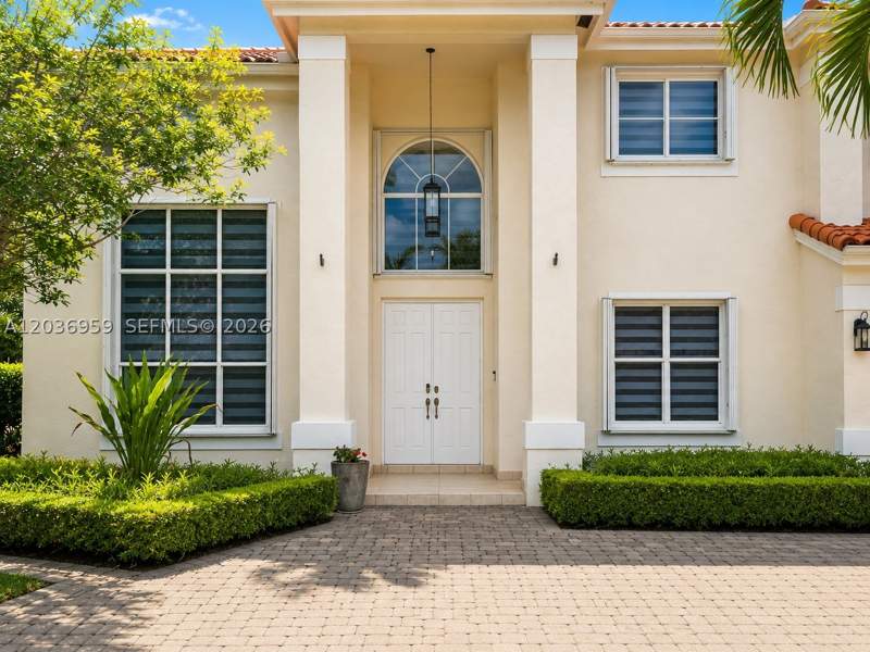 6 bedroom SingleFamilyResidence at 4221 SW 154th Pl, Lakes Of The Meadow Sec 5, Miami — photo 5