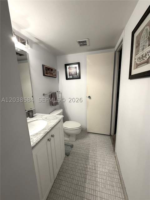 20335 W Country Club Dr 1105, Aventura FL - photo 8 of 18