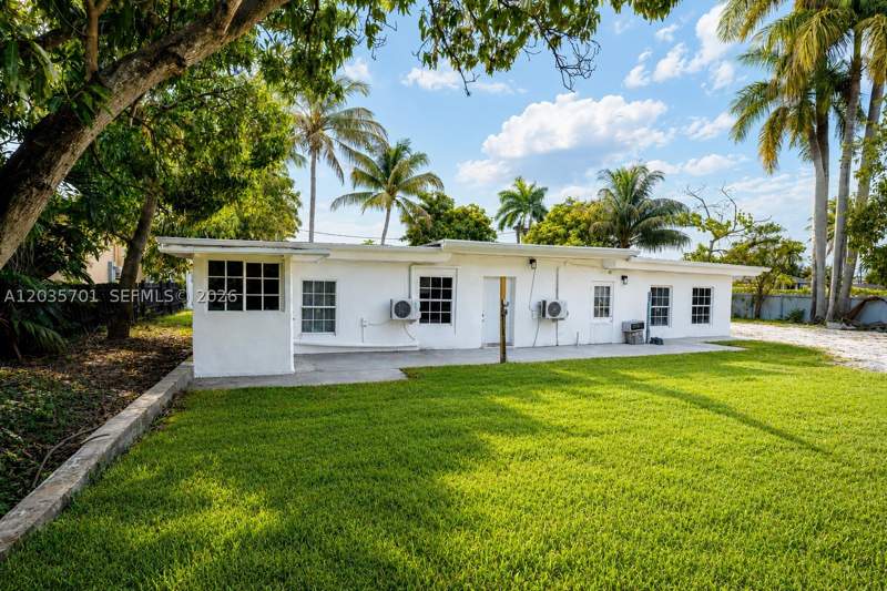 7 bedroom SingleFamilyResidence at 10945 NW 19th Ave, Little River Trs, Miami — photo 2
