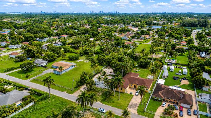 7 bedroom SingleFamilyResidence at 10945 NW 19th Ave, Little River Trs, Miami — photo 5
