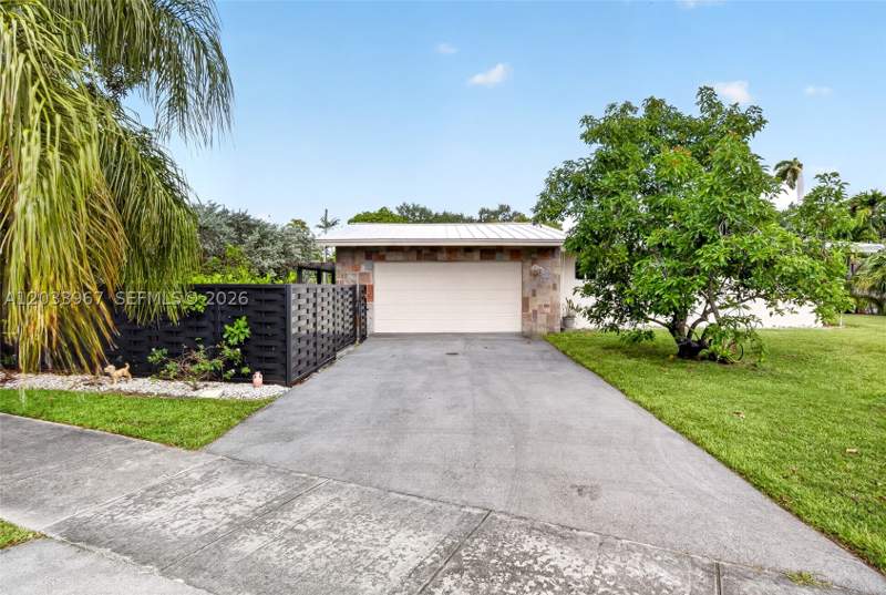 4 bedroom SingleFamilyResidence at 8250 SW 118th Ter, Kendalwood Estates, Miami — photo 5
