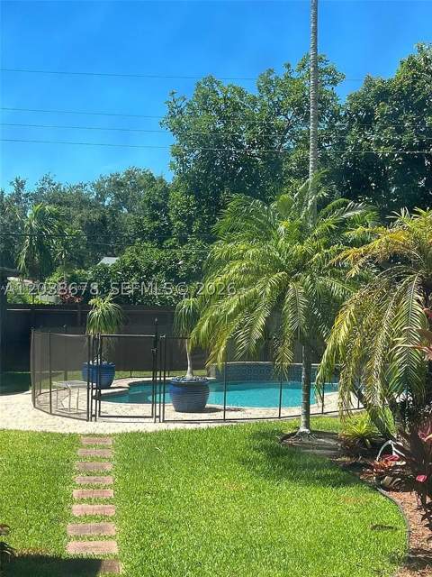 850 NE 182nd Ter, North Miami Beach FL - photo 10 of 11