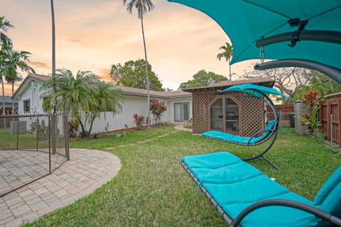 850 NE 182nd Ter, North Miami Beach FL - photo 9 of 11