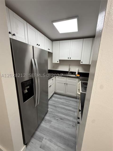 1555 W 44th Pl 203, Hialeah FL - photo 13 of 25