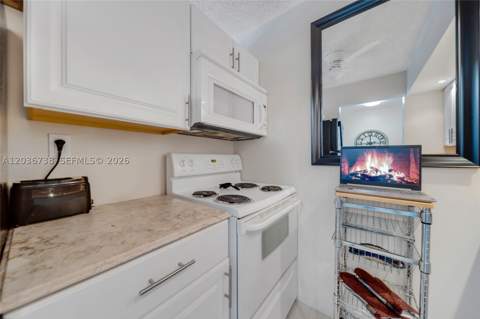 15610 NE 6th Ave 34C, Miami FL - photo 10 of 35