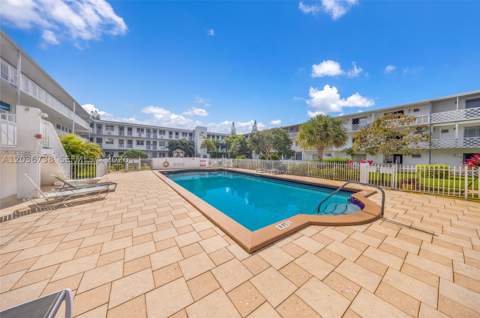 15610 NE 6th Ave 34C, Miami FL - photo 18 of 35