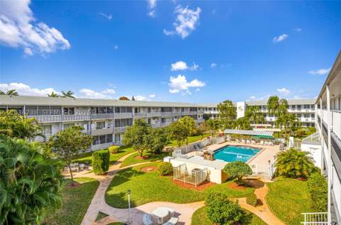 15610 NE 6th Ave 34C, Miami FL - photo 21 of 35