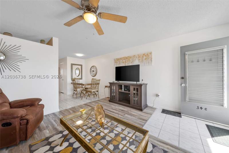 1 bedroom StockCooperative at 15610 NE 6th Ave 34C, Golden Towers Co-Op, Miami — photo 4