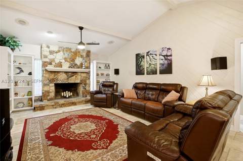 7880 SW 180th Ter, Palmetto Bay FL - photo 6 of 40