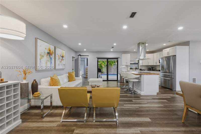 4 bedroom SingleFamilyResidence at 7395 SW 39th St, Central Miami Part 6, Miami — photo 5