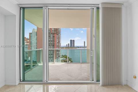 3330 NE 190th St 1611, Aventura FL - photo 12 of 38