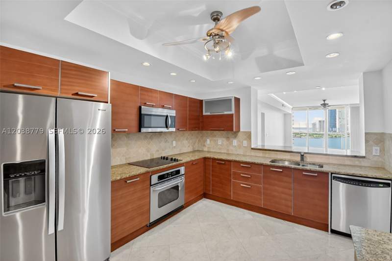 3 bedroom Condominium at 3330 NE 190th St 1611, Aventura Marina Condo Num, Aventura — photo 2