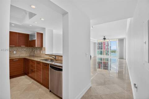 3330 NE 190th St 1611, Aventura FL - photo 7 of 38