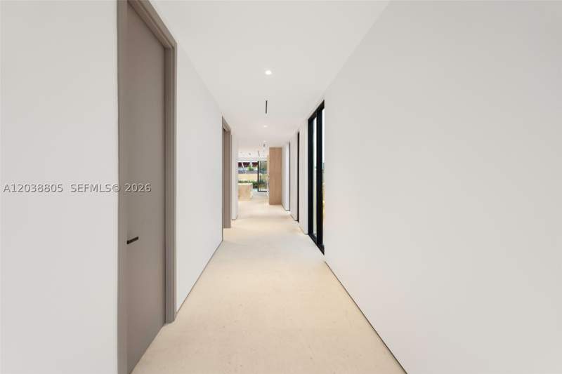 4 bedroom Townhouse at 3144 Elizabeth St, Palmhurst, Coconut Grove — photo 2