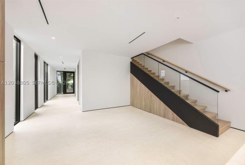 4 bedroom Townhouse at 3144 Elizabeth St, Palmhurst, Coconut Grove — photo 5