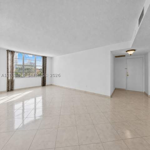 230 174th St 404, Sunny Isles Beach FL - photo 7 of 14
