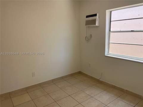 1043 NW 2nd St 14, Miami FL - photo 10 of 12
