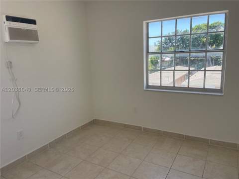 1043 NW 2nd St 14, Miami FL - photo 6 of 12