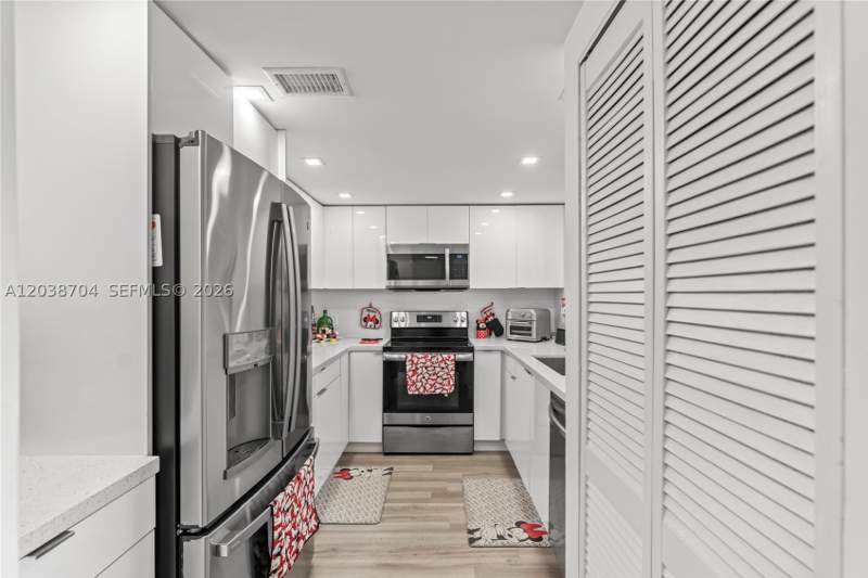 2 bedroom Condominium at 2055 SW 122nd Ave 326, International Towers Cond, Miami — photo 3