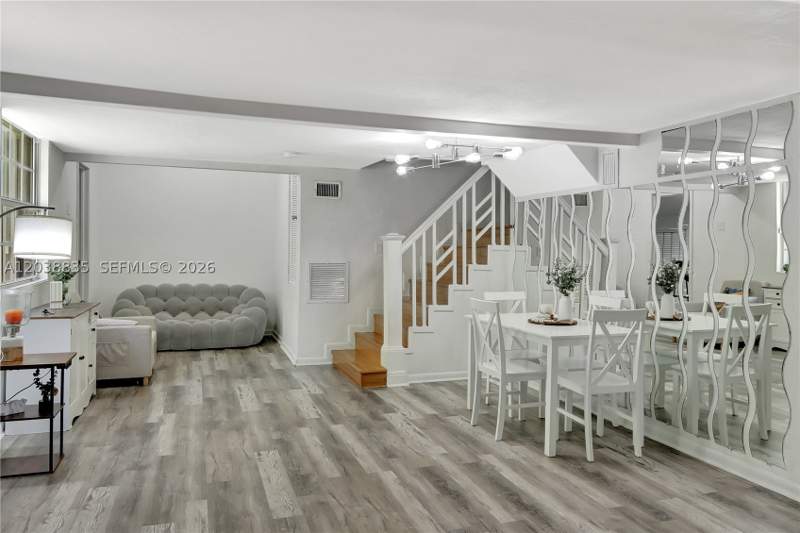 3 bedroom SingleFamilyResidence at 3375 SW 29th Ter, Pomelo Park, Miami — photo 2