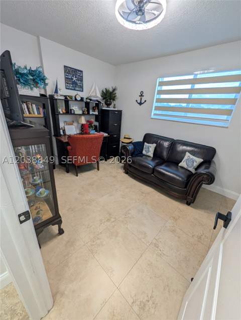 8275 NW 186th St 801, Hialeah FL - photo 13 of 39