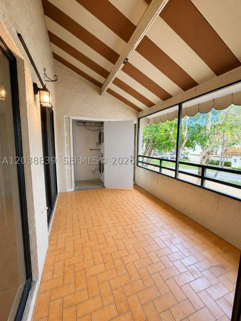 20005 NE 3rd Ct 8, Miami FL - photo 10 of 11