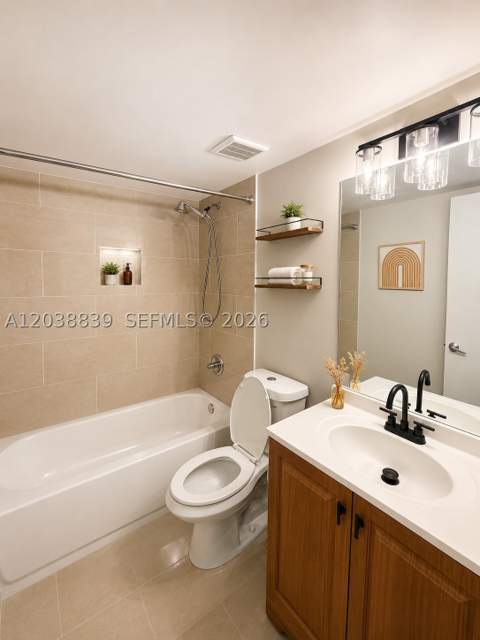20005 NE 3rd Ct 8, Miami FL - photo 6 of 11