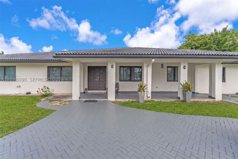 5 bedroom SingleFamilyResidence at 551 SW 127th Ave, Sweetwater Estates Sub, Miami — photo 2