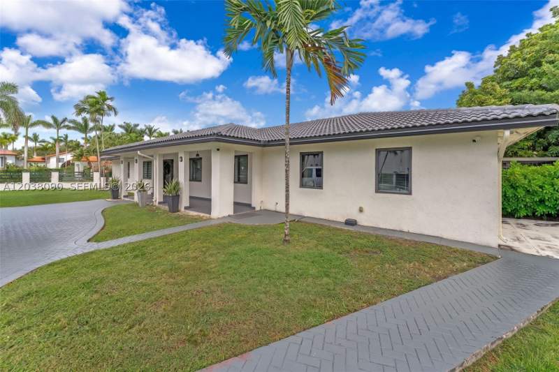 5 bedroom SingleFamilyResidence at 551 SW 127th Ave, Sweetwater Estates Sub, Miami — photo 3