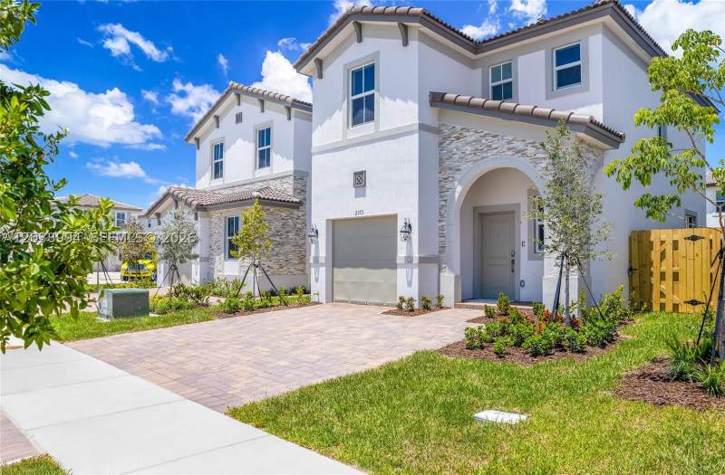 3 bedroom SingleFamilyResidence at 2373 NW 130th St, Golf Park Sec 1, Miami — photo 2