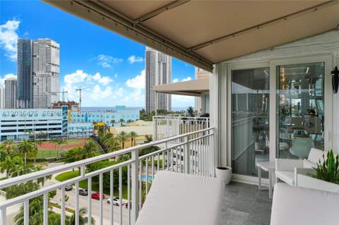 18000 N Bay Rd 902, Sunny Isles Beach FL - photo 10 of 25