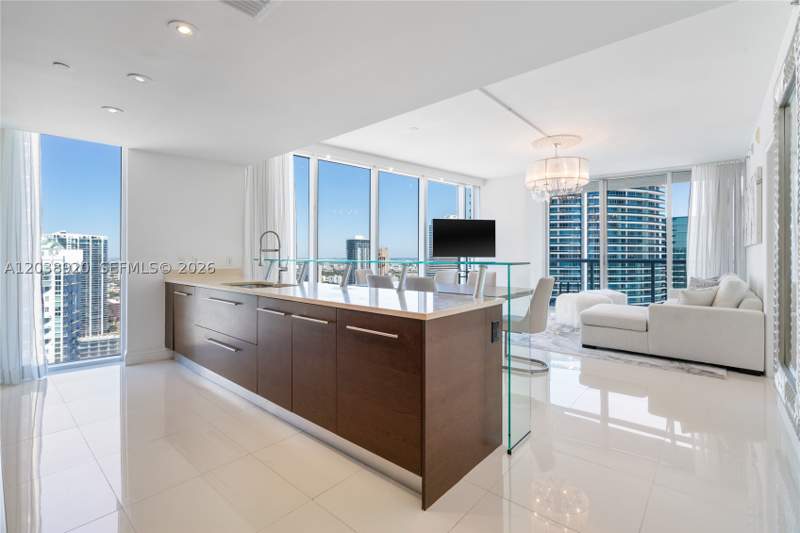 2 bedroom Condominium at 475 Brickell Ave 4315, Iconbrickell Condo No 1, Miami — photo 4