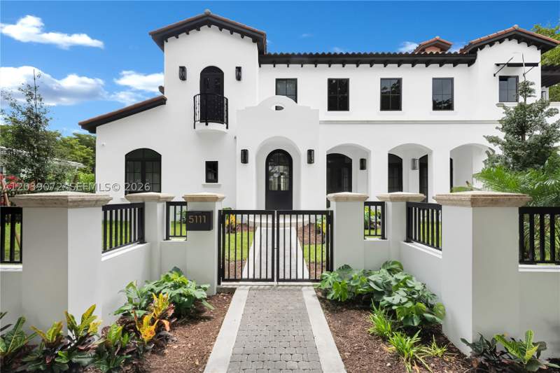 5 bedroom SingleFamilyResidence at 5111 Alhambra Cir, Coral Gables Riviera Sec, Coral Gables — photo 4