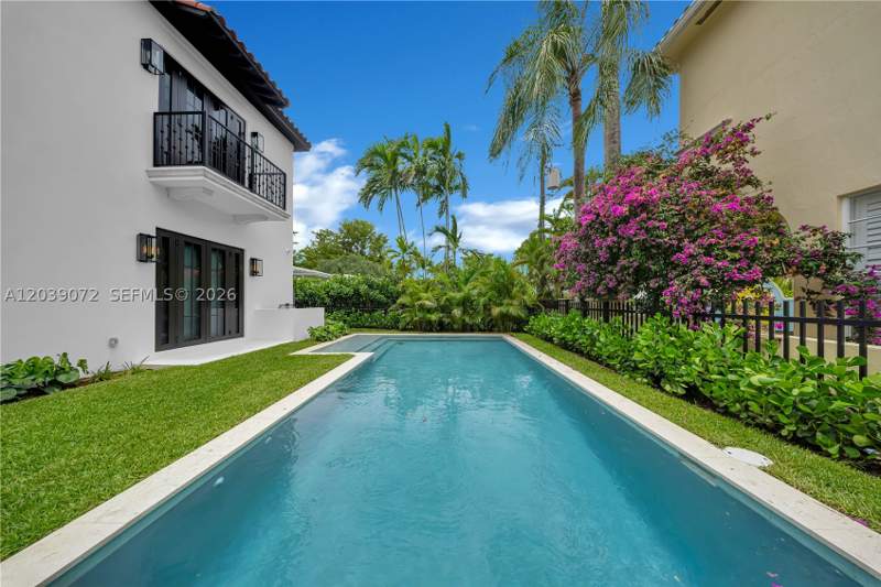 5 bedroom SingleFamilyResidence at 5111 Alhambra Cir, Coral Gables Riviera Sec, Coral Gables — photo 5