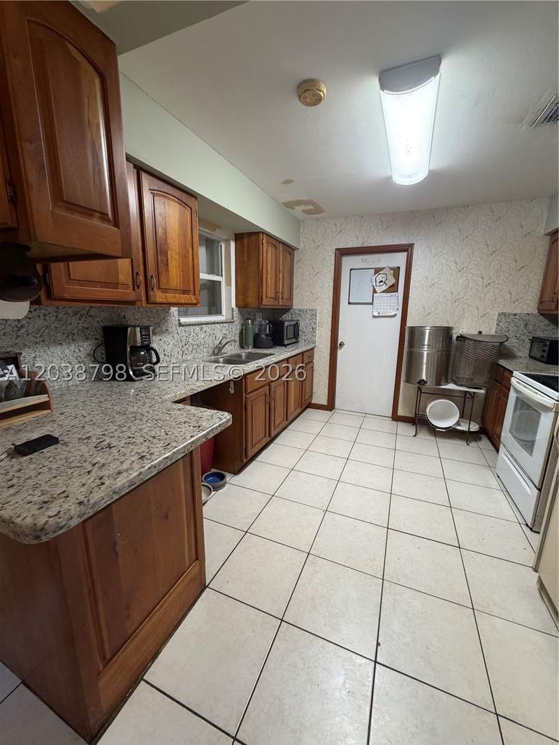 3 bedroom SingleFamilyResidence at 18940 SW 358th St, Lucille Park, Homestead — photo 5