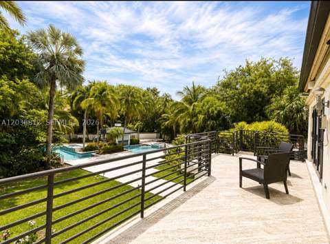 10395 SW 67th Ave, Pinecrest FL - photo 17 of 47